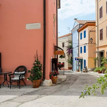 Apartment Pinna