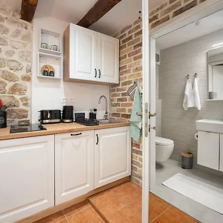 Apartment Pinna